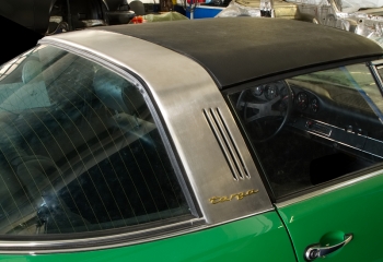 Preview: Targadach Bügel Edelstahl, Restauriert, neu gebürstet mit Schlitze für Porsche 911/912, Bj 69-77, im Tausch, Kaution 952,00 € inkl. MwSt.  90156501145