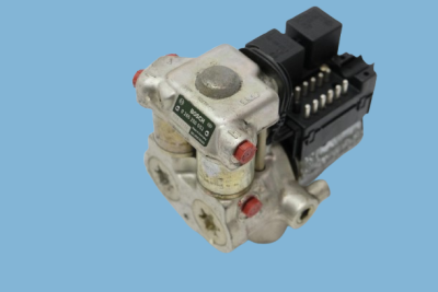 ABS-Hydroaggregat für Porsche 964, überholt im Tausch, Kaution 1065,05 Euro (inkl. MwSt.)   96435595500