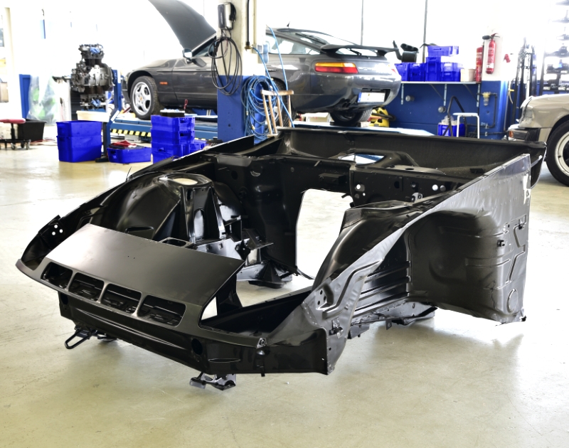 Vorderwagen für Porsche 924 Turbo, Bj. 79-83  ECK 8556